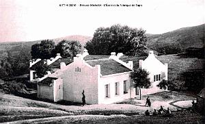 AITT-HICKEM - PRES DE MICHELET - ECOLE ET FABRIQUE DE TAPIS